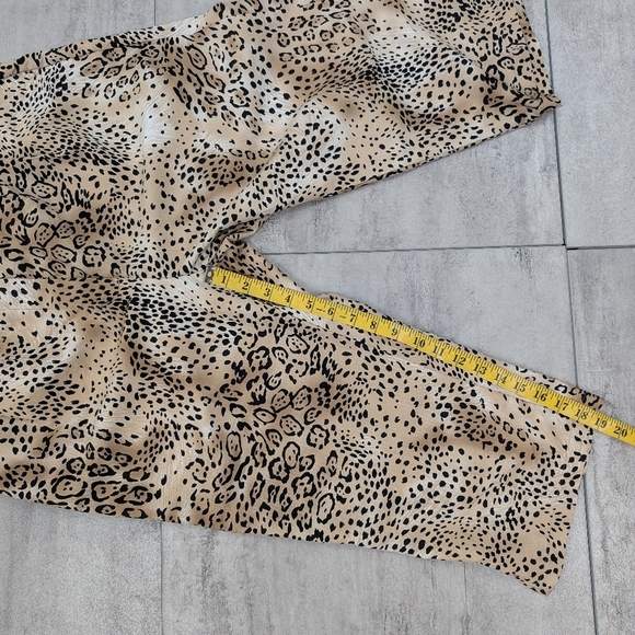 K.T. Golf by Keneth Tool Womens Cheetah Print Pull On Capri Pants Lightweight 12 - Picture 5 of 7